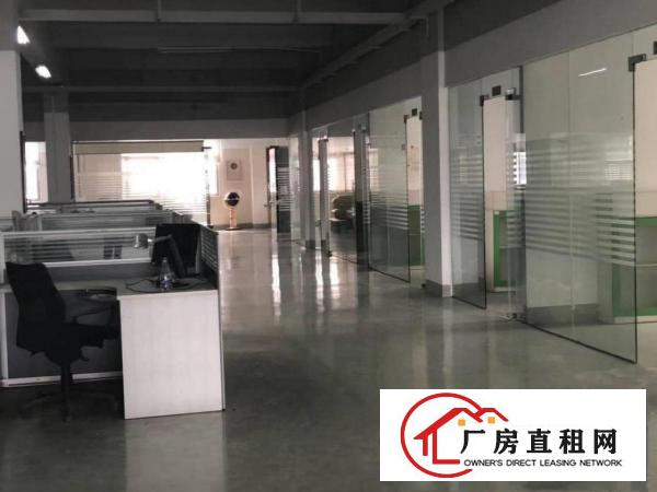  清溪镇中心二楼精装修厂房1800平，水电齐地坪漆全带喷淋可分