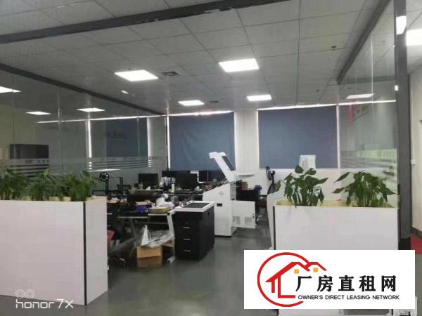  出租清溪镇清溪城区300平方厂房，现成办公室，水电齐全