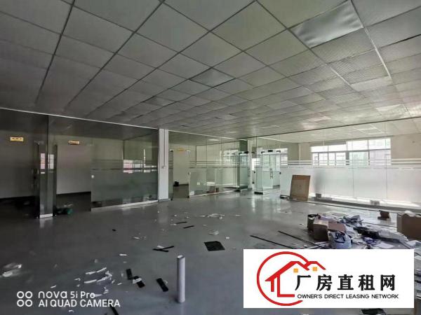  三中楼上厂房1600平米招租水电线路现成