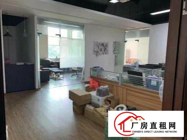  清溪镇三中村大型工业园高速出口旁楼上1200平带装修水电齐全