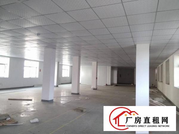  金河三楼550平方厂房出租现成装修地板漆办公室