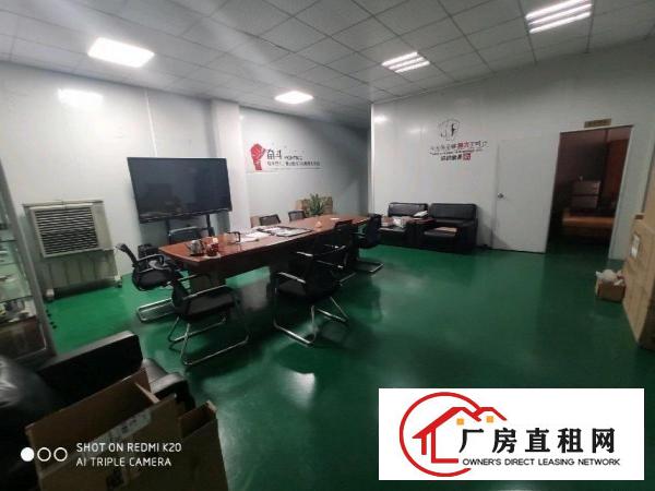  桥头新出厂房，全厂全新豪华装修，水电齐全零转让费