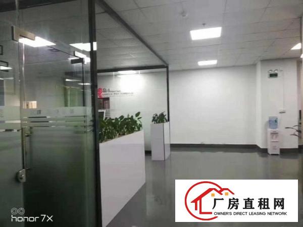  出租桥头镇桥头城区300平方厂房，现成装修，价格便宜