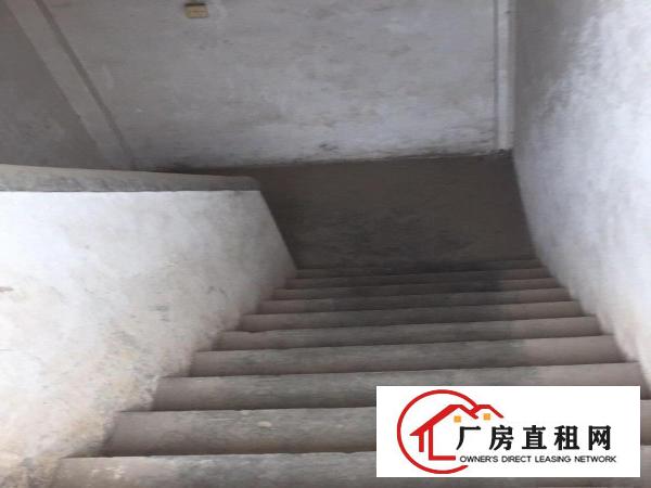  常平霞坑二楼400平方厂房出租