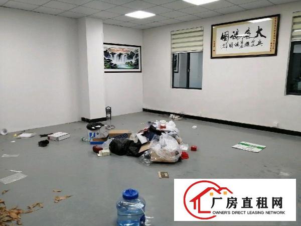  450平精装修厂房转租。