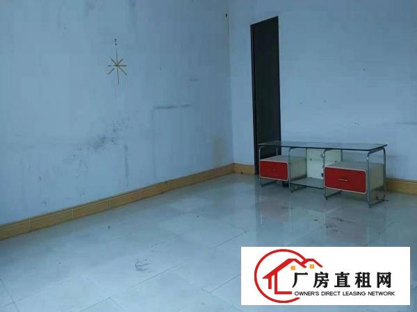  常平金美工业区全新地坪漆车间，现成前台3间办公室，水电线路齐