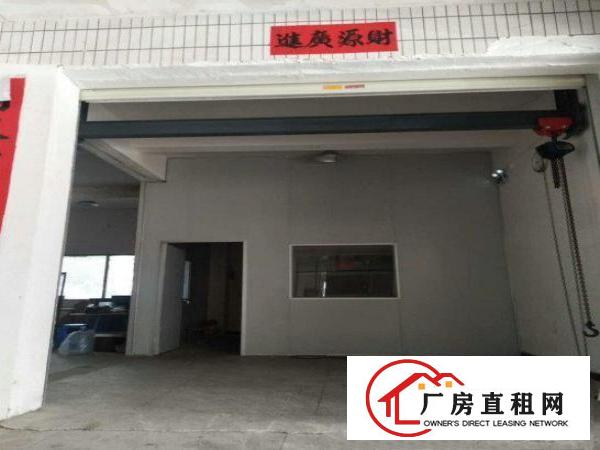  石龙坑工业区新出一楼厂房460平，有现成行吊，水电齐全