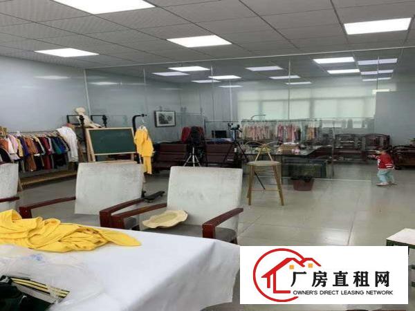  茶山镇卢边本地房东3楼800平现成制衣厂形象好易招工