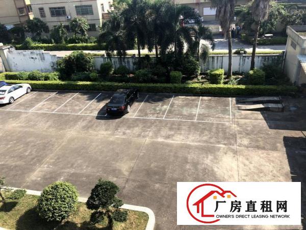 大型工业区形象的标准厂房分租三楼