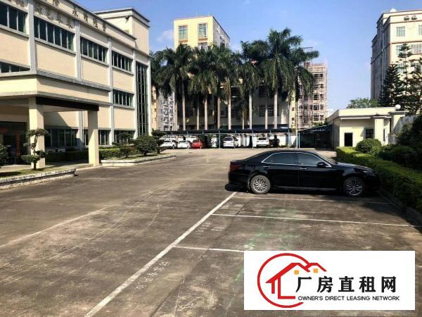  大型工业区形象的标准厂房分租三楼