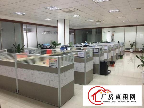  新出楼上1100平米带装修招租厂房出租