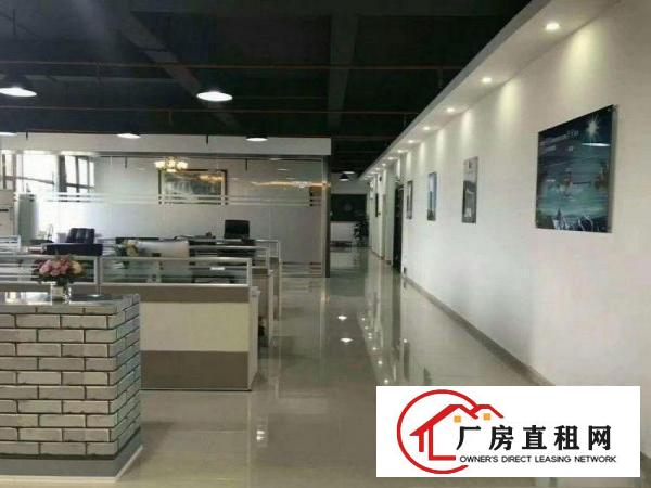  新出楼上900平方厂房出租带全新装修，空地大