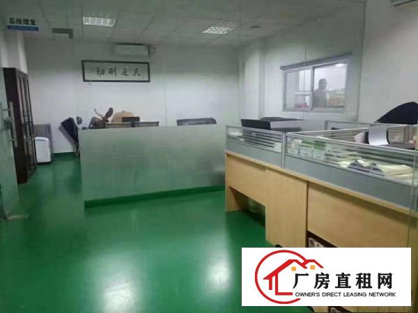  出租石排镇石排城区240平方厂房，精装修水电齐全位置好