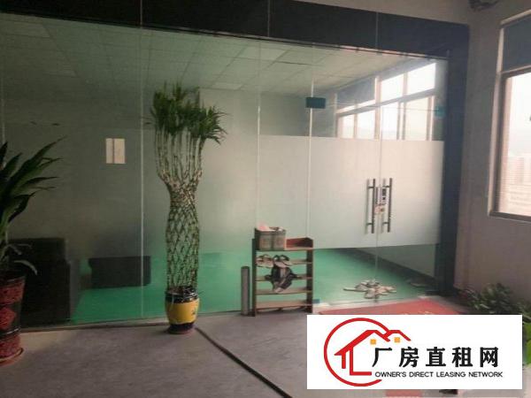  福隆新出精装修1500平厂房两个全新货梯，可办环评
