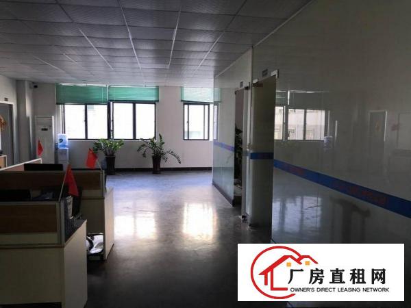  石排原房东厂房二楼900方至1600方出租，水电办公室齐全
