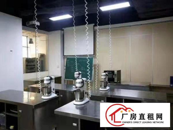  无公摊！自己用不完分租1楼1200平方现成办公室地坪漆