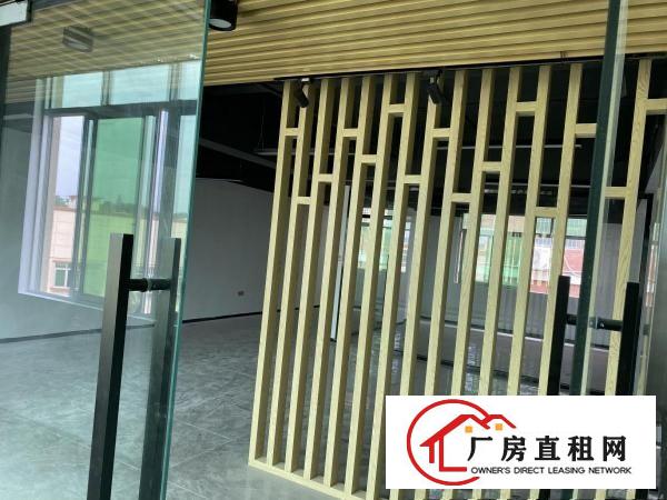  石排主干道旁260平米二楼场地现成装修出租研发组装办公仓库