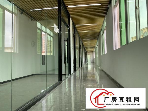  石排主干道旁260平米二楼场地现成装修出租研发组装办公仓库