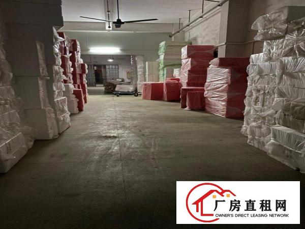  现有层高5米厂房200平方出租，现成办公室3.4间，可分租