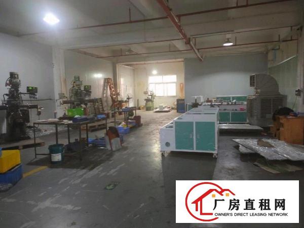  东莞石碣刘屋二楼700平方²厂房分租，现成装修，随时看厂