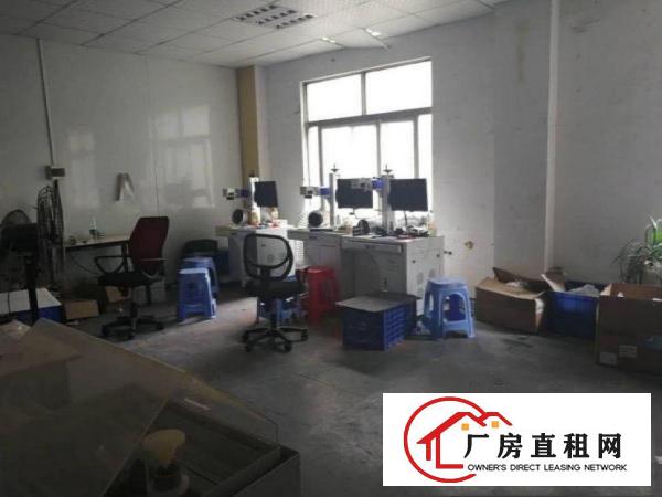  鹤田厦工业区新出二楼1000平方厂房，现成办公室，豪华装修