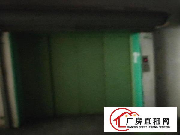  石碣二楼现成装修700平方²分租，随时看厂房