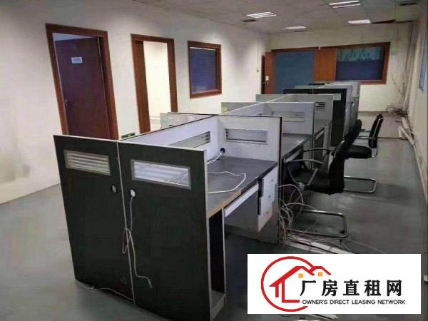  西南新出楼上带装修990平厂房出租，带消防喷淋，可办环评