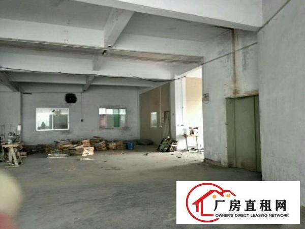  万江107国道旁独院1200平方标准楼房一楼出租五金、机械、