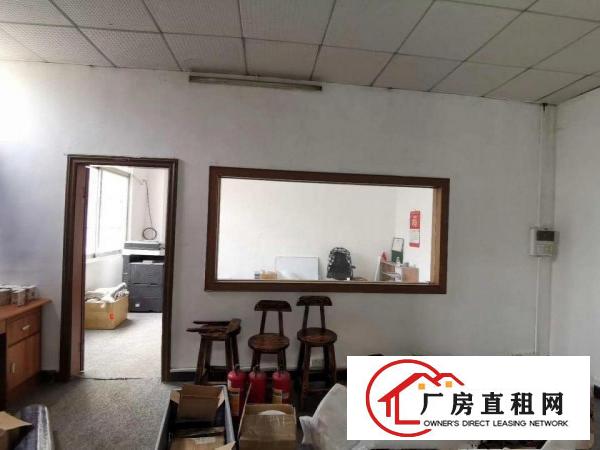  本厂房可分租一楼300平米，水电齐全，可进出拖头车