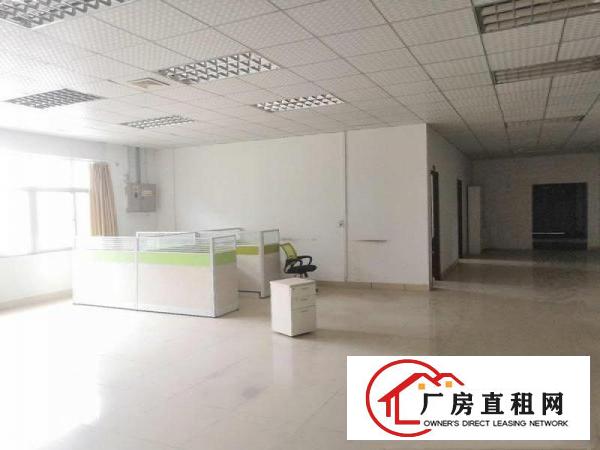  万江蚬涌二楼880平方厂房配2吨加大电梯水齐全有精装修办公室