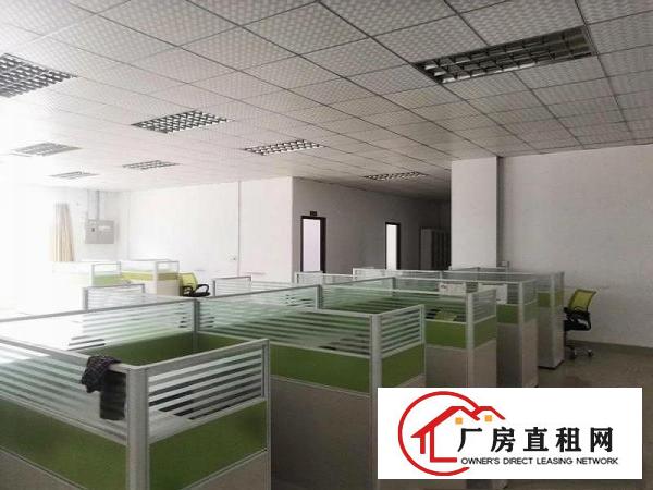  万江蚬涌二楼880平方厂房配2吨加大电梯水齐全有精装修办公室