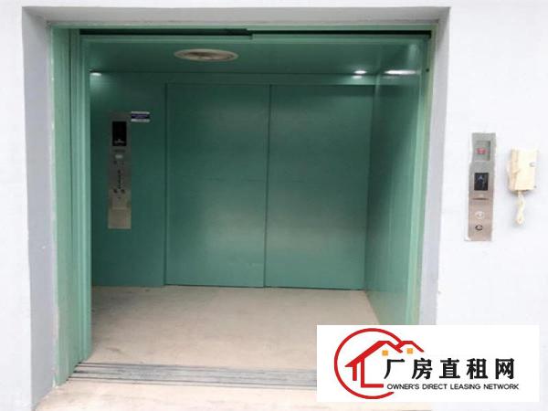  万江蚬涌二楼880平方厂房配2吨加大电梯水齐全有精装修办公室