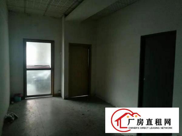  万江简沙洲现成装修，3吨货梯厂房出租