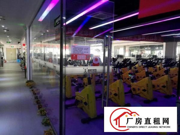  塘坑地铁口现成1400平方展厅出租之前是健身房会所