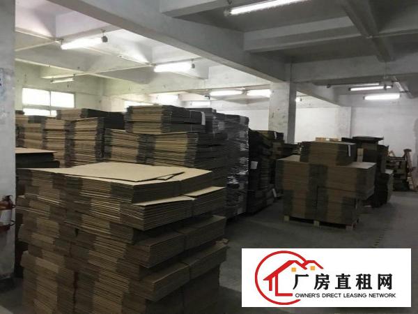  荷坳地铁口1000米，一楼850平标准厂房