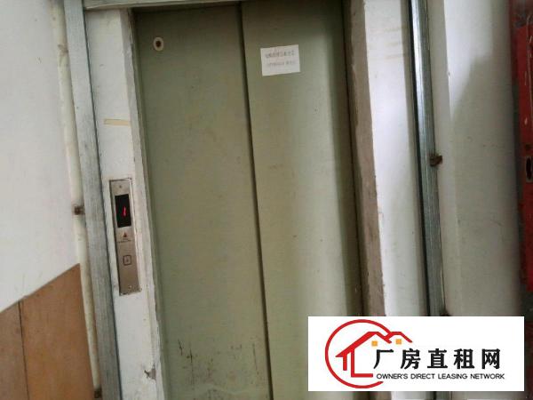  出租龙岗区横岗四联带精装修三楼整层1100平方村委厂房红本