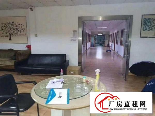  横岗大康村新出三层独门独院厂房3500平方，有红本，两部电梯