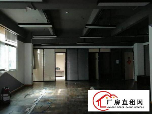  横岗茂兴路楼上750平米带装修厂房出租，物业直租！