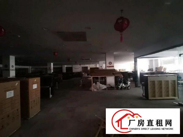  横岗地铁口1000平可做电商，办公，展厅