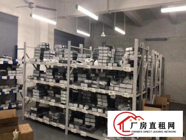 横岗旱塘村二楼1000平方精装修厂房出租，主干道旁