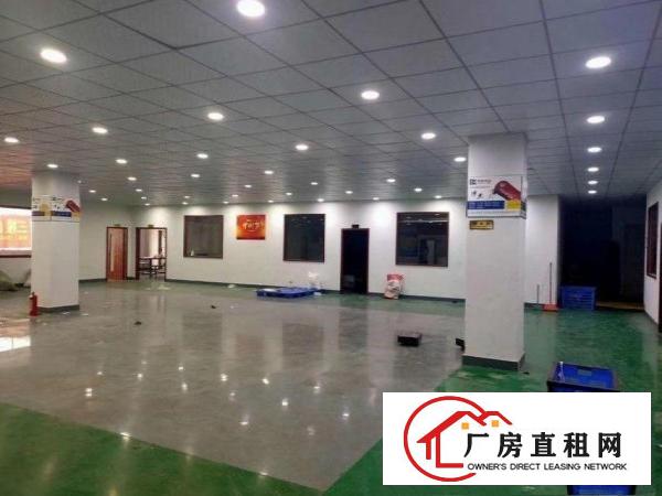  横岗龙岗大道独门独院一楼750平方厂房出租，形象好空地大