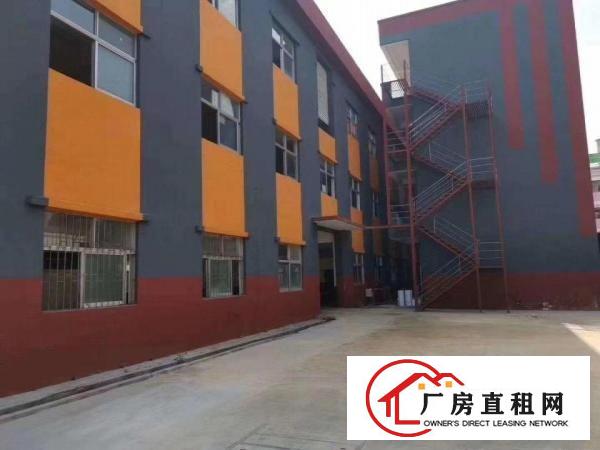  周边人流量大，地铁站附近