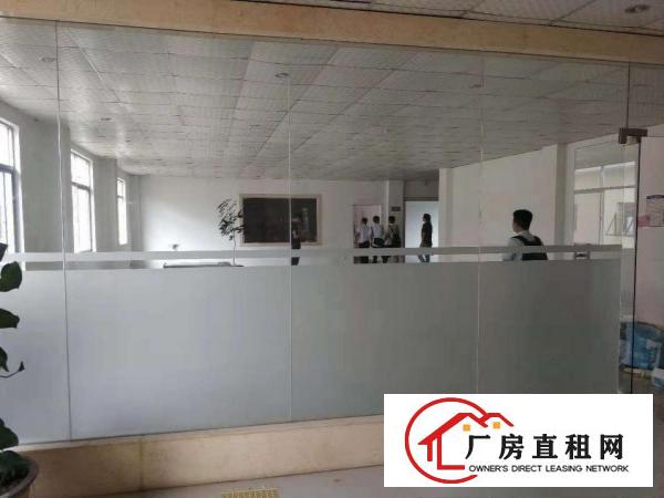  大运地铁站-D口3楼现成办公室950平出租可分租