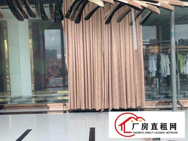  出租横岗地铁站附近一楼现成精装服装展厅450平米