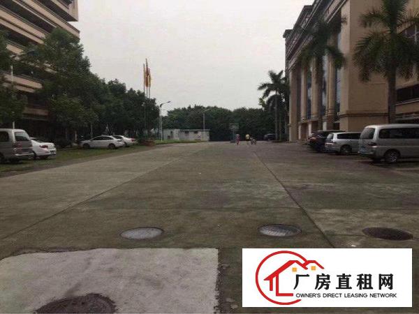  龙岗地铁口原房东厂房出租1480平带装修空地大可分租