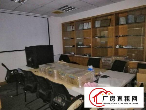  横岗华乐路原房东厂房750平出租，面积实在，带装修