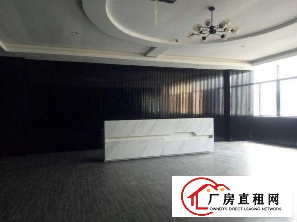  横岗大型工业园楼上精装修单层面积3500平出租，配电大