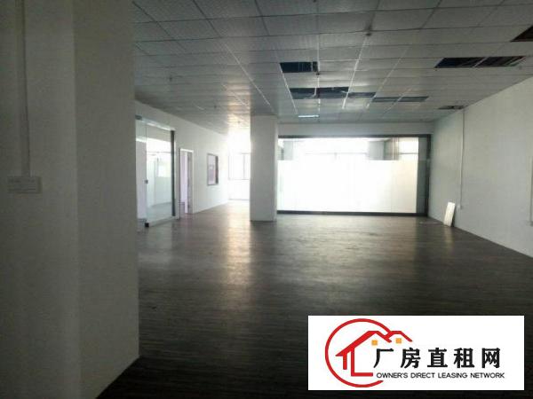  横岗大型工业园楼上精装修单层面积3500平出租，配电大