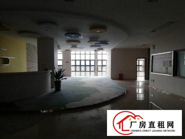  横岗恒丰路楼上豪华装修厂房2900平米出租可分租，三部货梯