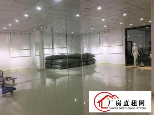  横岗力嘉路口1000平方三楼精装修，可分租一半